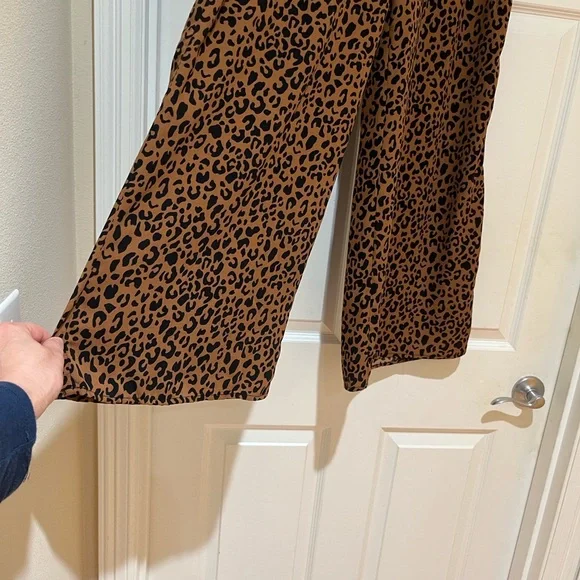 Leopard Print Wide-Leg Pants Size M - Picture 3 of 7